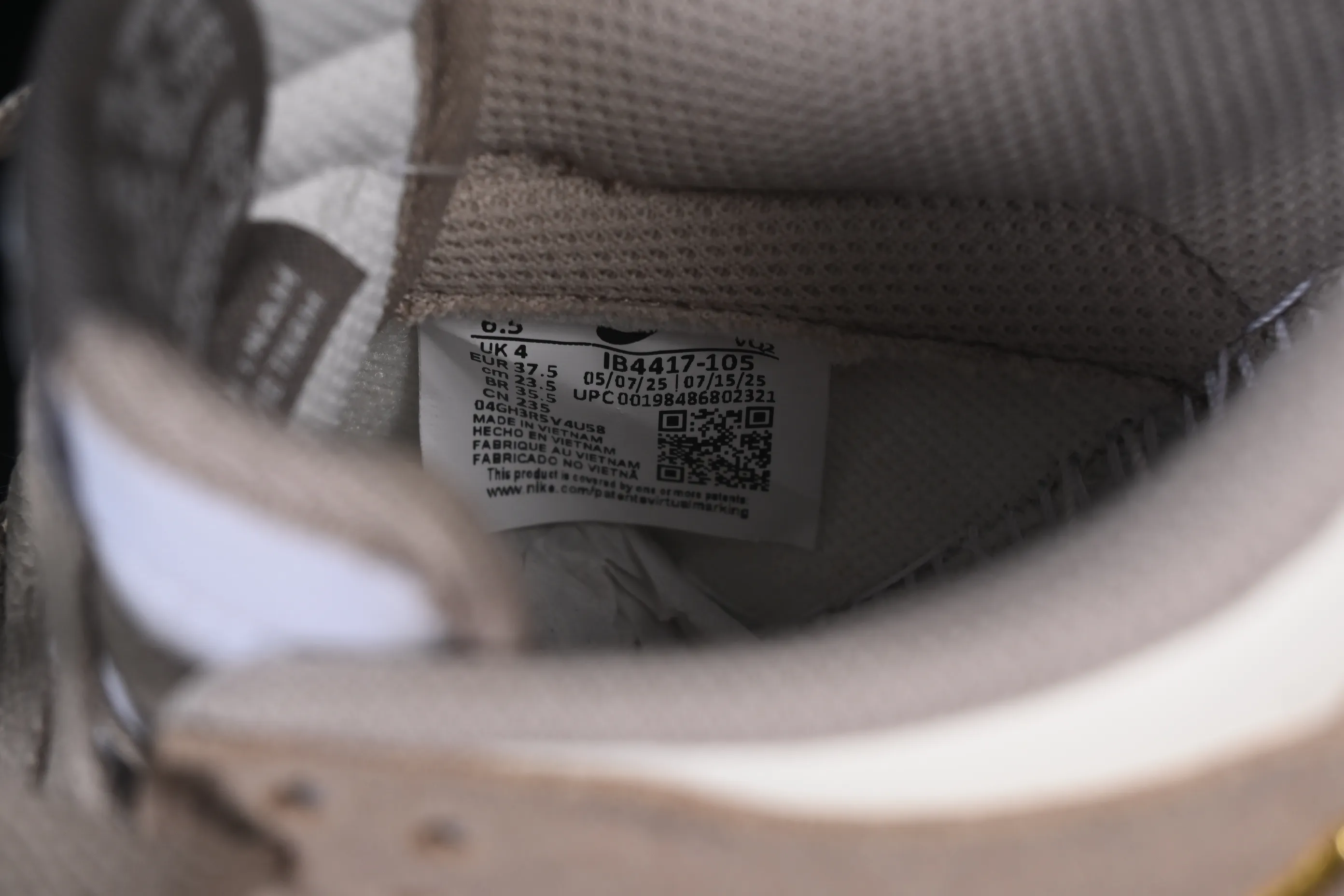 All Categories Nk SB Dunk Series Nk SB Dunk Low Low-top sneakers Nike SB Dunk Low Year of the Horse Gray White Low-top casual sneakers IB4417-105